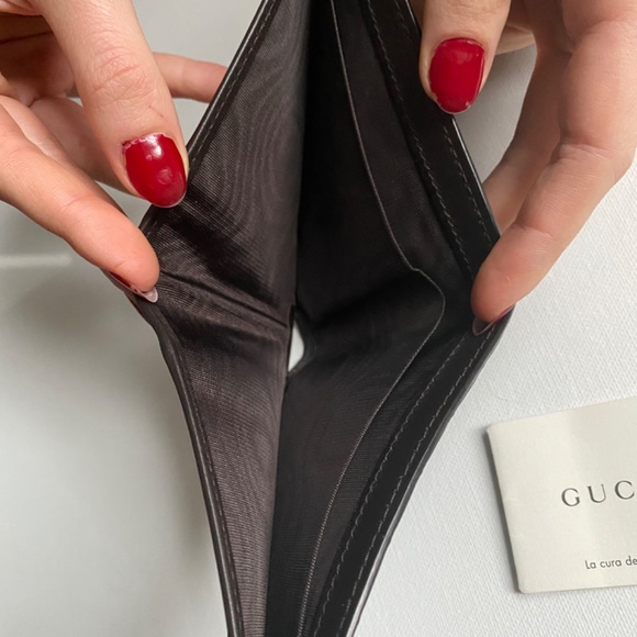 GUCCI Microguccissima Bi-Fold Wallet Dark Brown - Picture 14 of 16
